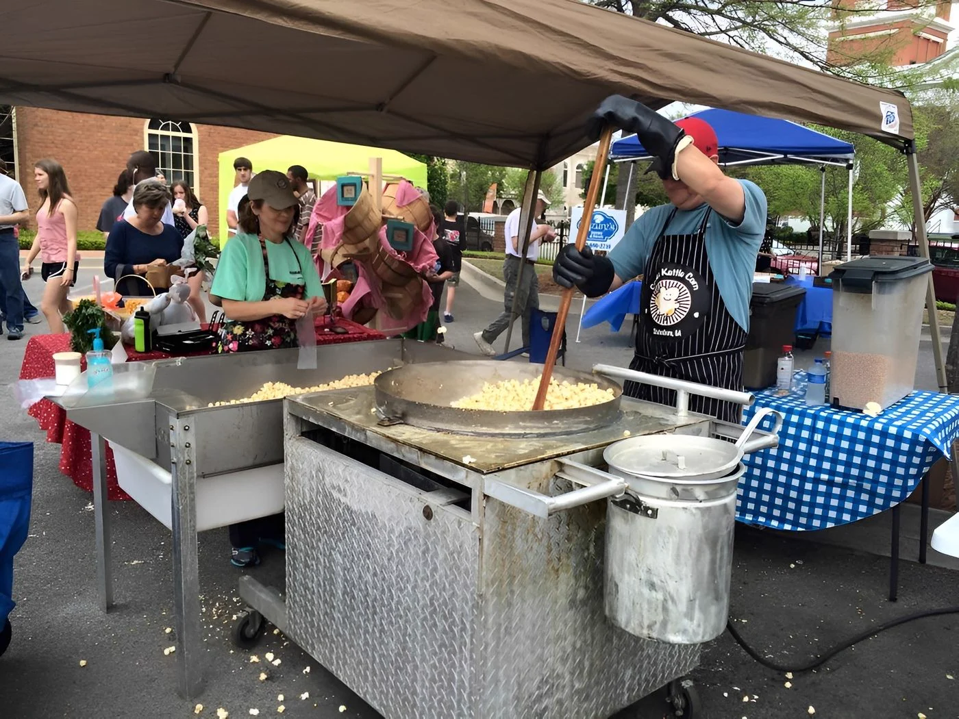 The kettle going at the Corks Popcorn market booth